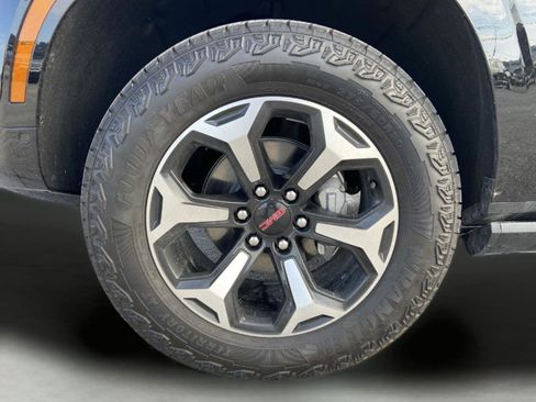 Used 2026 GMC Yukon AT4 w/ AT4 Premium Package AWD/4WD image 40