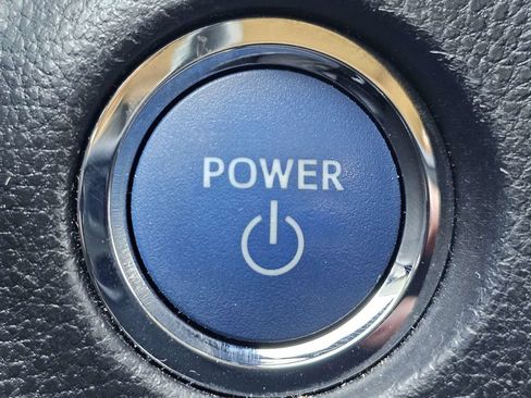 Used 2022 Toyota RAV4 Limited AWD/4WD image 29