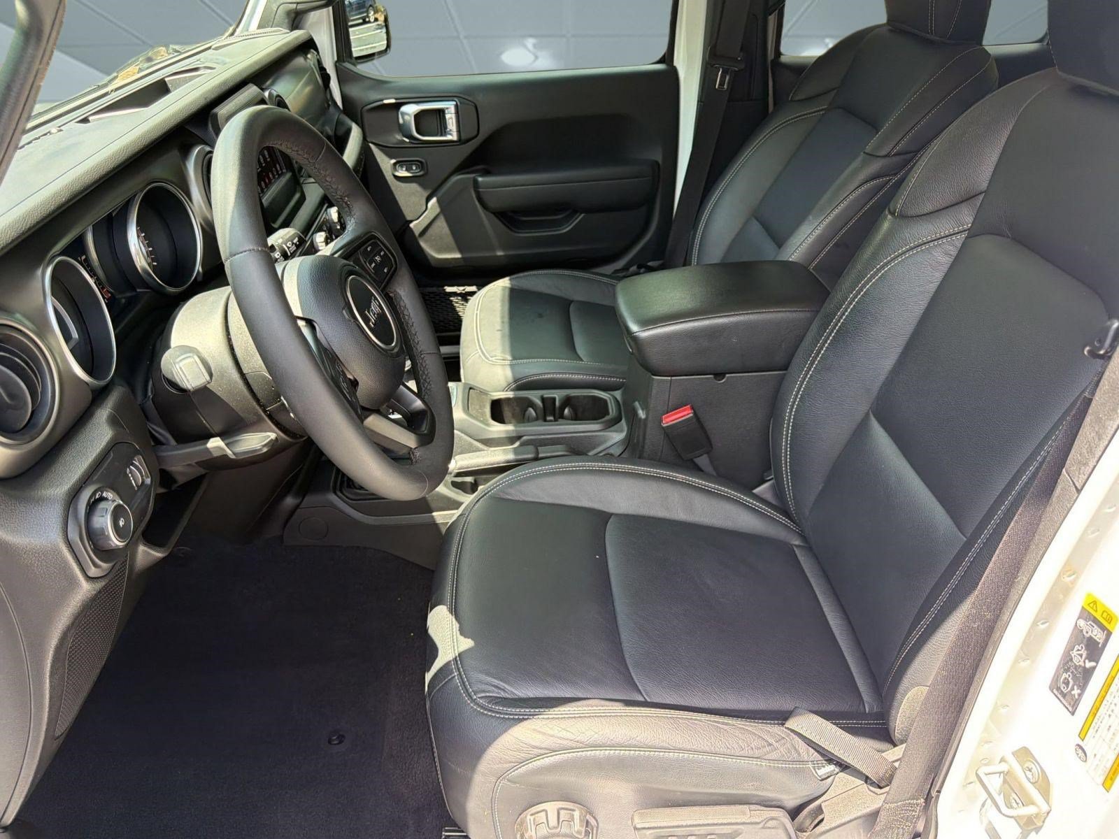 Used 2023 Jeep Wrangler Unlimited Sport AWD/4WD image 5