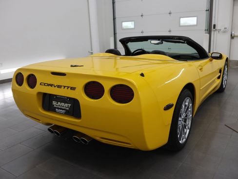 Used 2000 Chevrolet Corvette Convertible w/ Memory Pkg RWD image 32