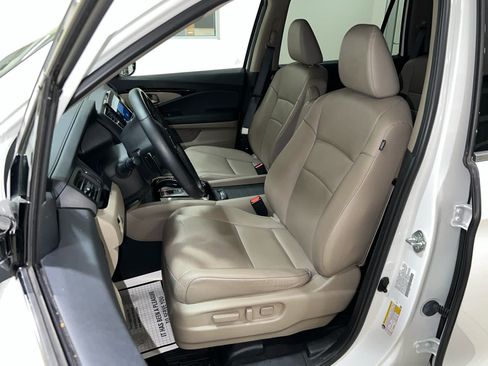Used 2021 Honda Pilot Touring image 19
