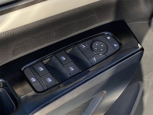 New 2025 Nissan Pathfinder SL image 24