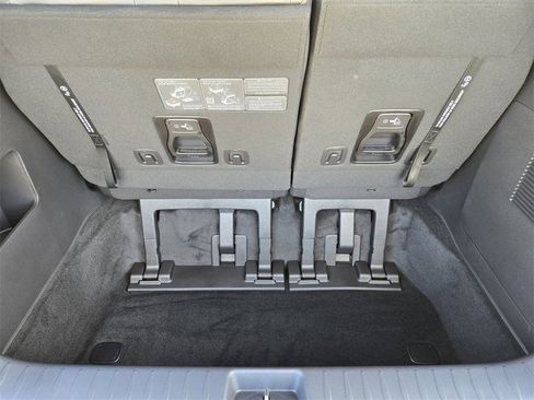 New 2026 Kia Carnival FWD image 24