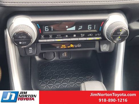 Used 2025 Toyota RAV4 XLE FWD image 20