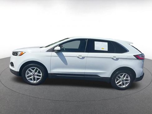 Used 2024 Ford Edge SEL image 9