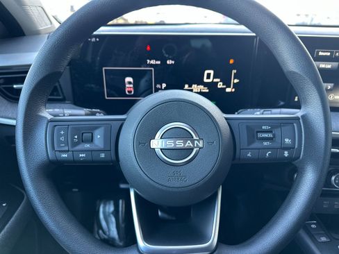 Used 2025 Nissan Kicks SV image 22