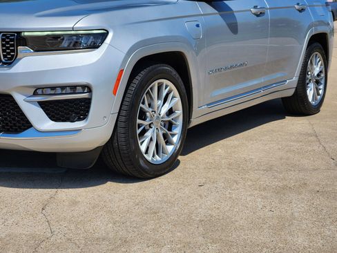 Used 2022 Jeep Grand Cherokee Summit AWD/4WD image 11
