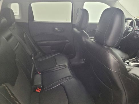 Used 2018 Jeep Compass Latitude w/ Popular Equipment Group AWD/4WD image 19
