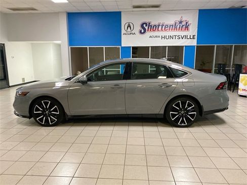 Used 2024 Honda Accord Touring image 5