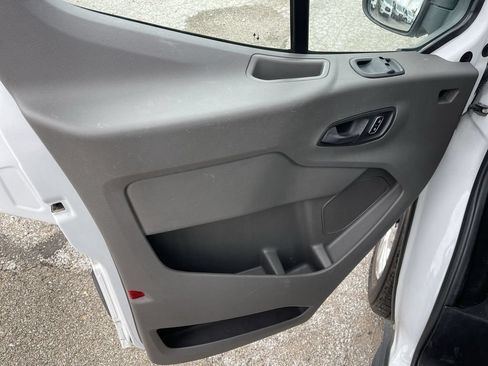 Used 2023 Ford Transit 350 XLT RWD image 3
