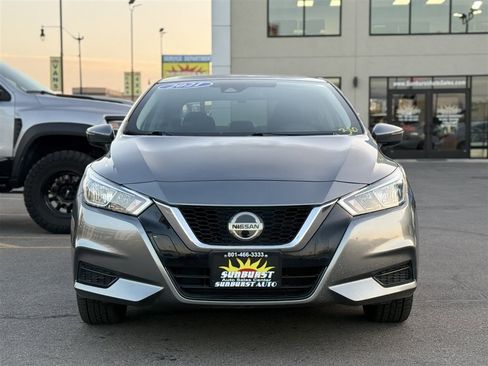 Used 2021 Nissan Versa SV image 2