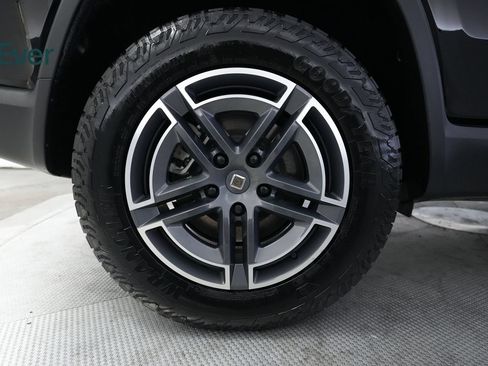 Used 2025 Rivian R1S Adventure Dual AWD/4WD image 21