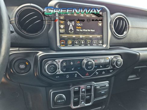 Used 2022 Jeep Wrangler Unlimited Sahara AWD/4WD image 18