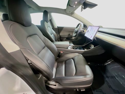 Used 2019 Tesla Model 3 Long Range image 22