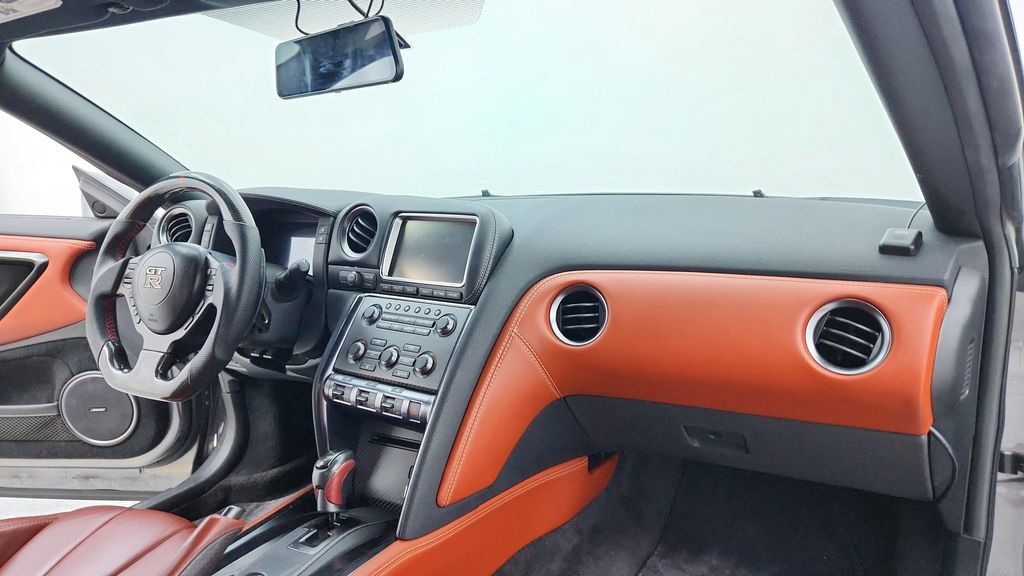 Used 2015 Nissan GT-R Premium AWD/4WD image 26