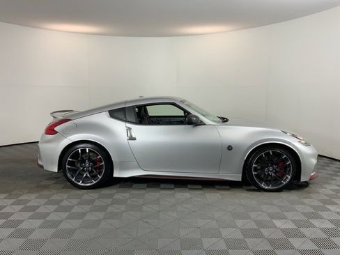 Used 2017 Nissan 370Z NISMO image 4