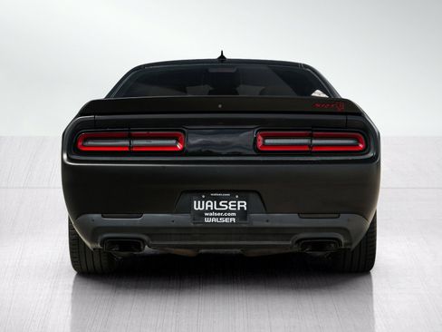 Used 2015 Dodge Challenger SRT Hellcat RWD image 4