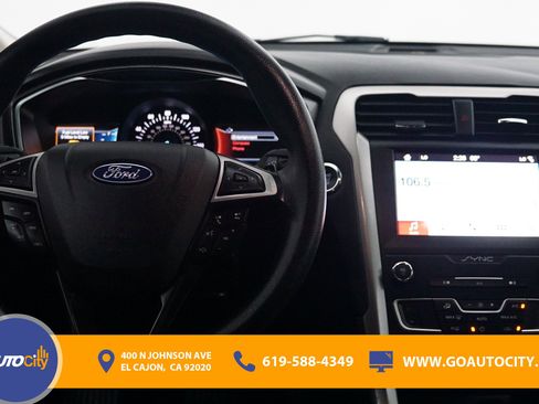 Used 2019 Ford Fusion SE FWD image 5