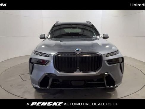 Used 2025 BMW X7 xDrive40i w/ M Sport Package image 3