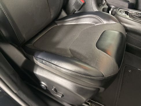 Used 2022 Jeep Cherokee Limited image 29