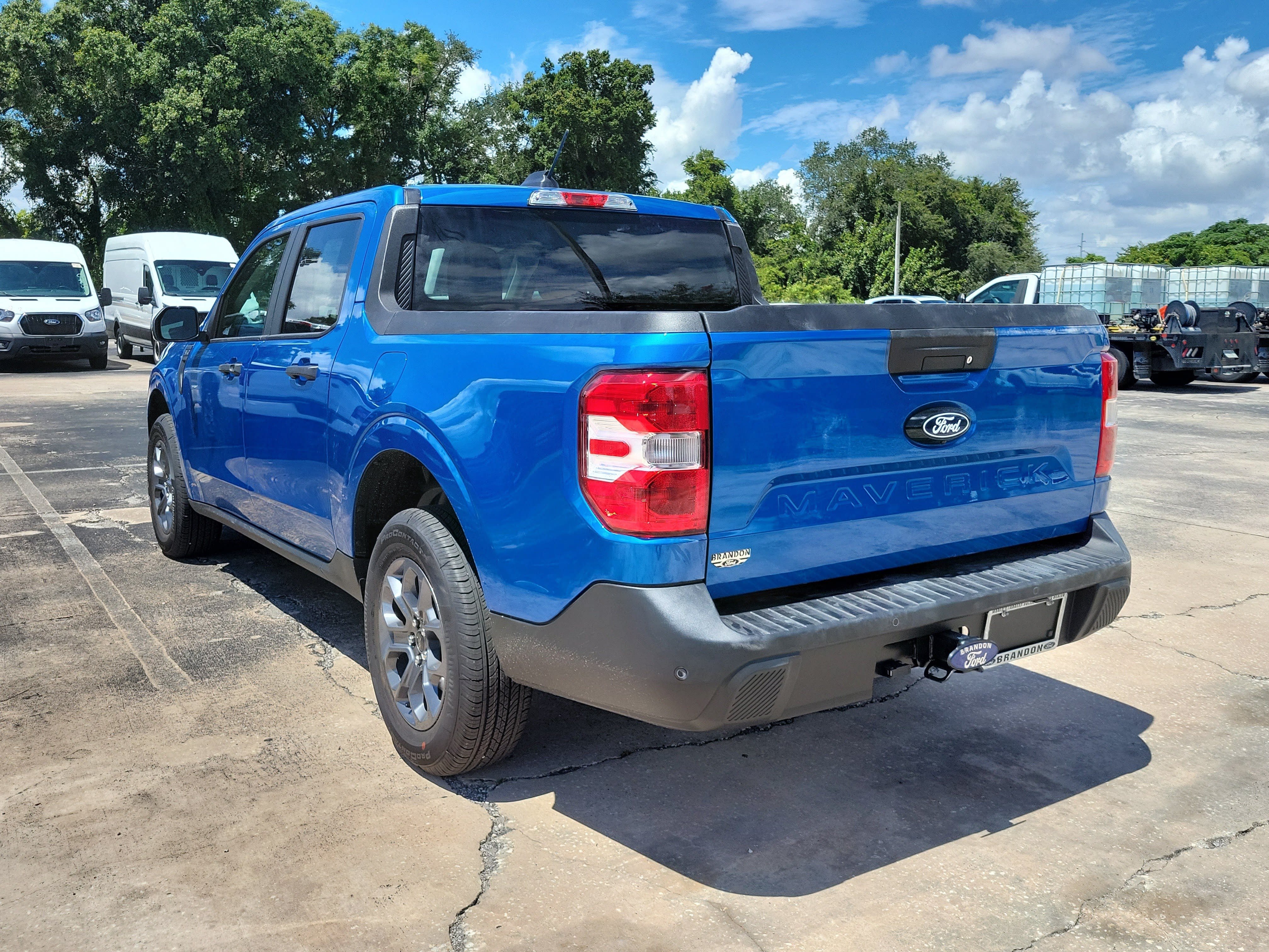 New 2026 Ford Maverick XLT w/ XLT Luxury Package FWD image 8