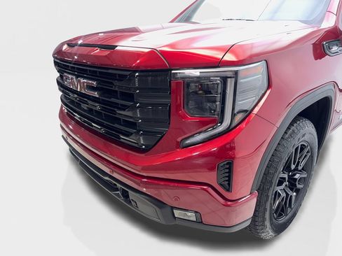 Used 2024 GMC Sierra 1500 Elevation w/ Preferred Package AWD/4WD image 13