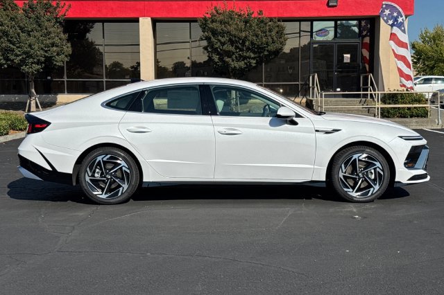 New 2026 Hyundai Sonata SEL FWD image 5