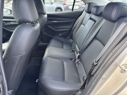 Used 2024 MAZDA MAZDA3 s image 27