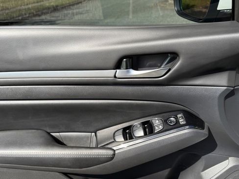 Used 2023 Nissan Altima 2.5 SV image 13
