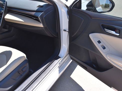 Used 2021 Toyota Avalon XLE w/ Moonroof Package FWD image 15