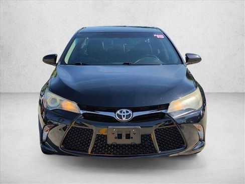 Used 2015 Toyota Camry SE FWD image 2