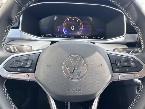 New 2026 Volkswagen Taos SE FWD image 16