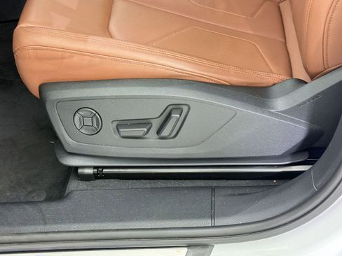 Used 2024 Audi Q3 2.0T Premium w/ Convenience Package AWD/4WD image 13