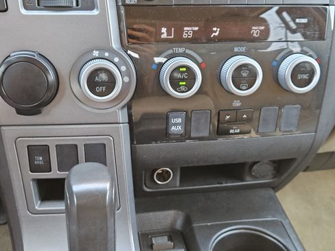 Used 2011 Toyota Sequoia SR5 image 20