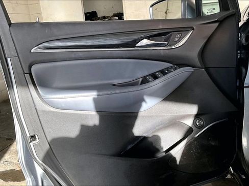 Used 2018 Buick Enclave Essence image 14