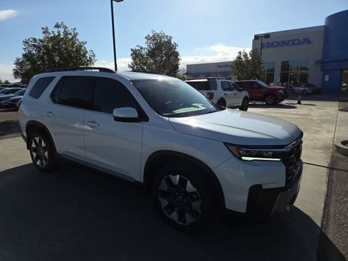 New 2026 Honda Pilot Elite image 2