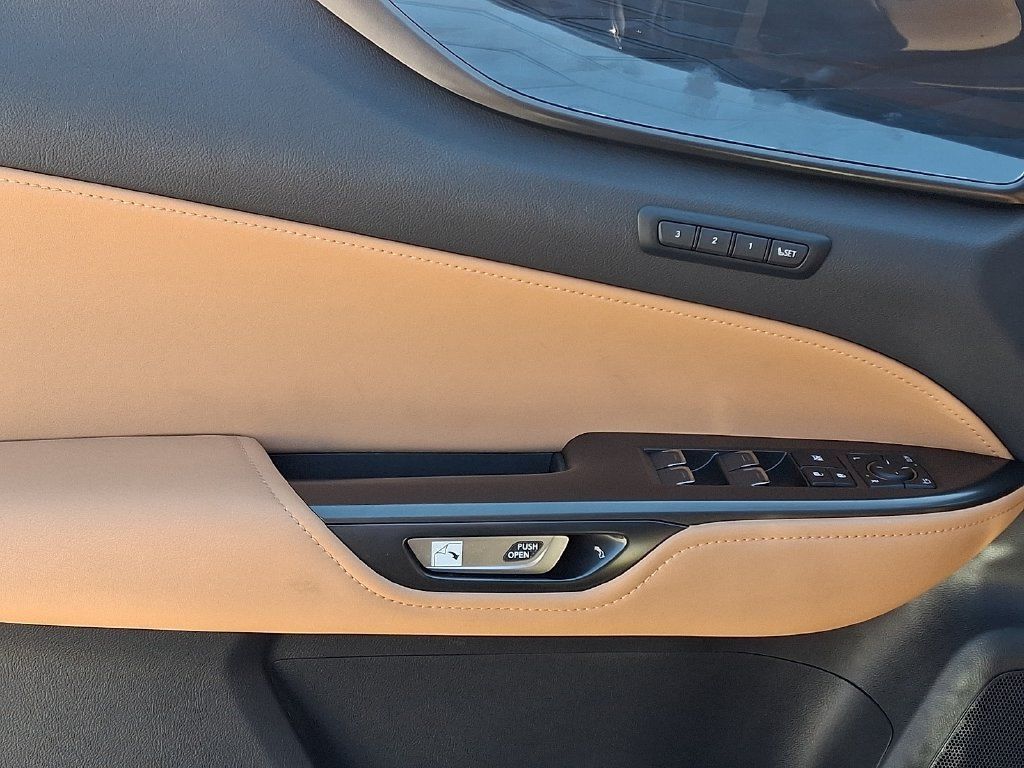 Used 2024 Lexus NX 350 AWD image 13