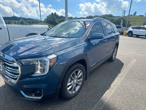 Used 2024 GMC Terrain SLT AWD/4WD image 1