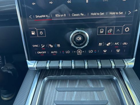 Used 2025 GMC Sierra EV Denali AWD/4WD image 21