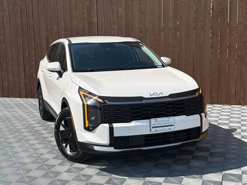 Used 2026 Kia Sportage LX FWD image 9
