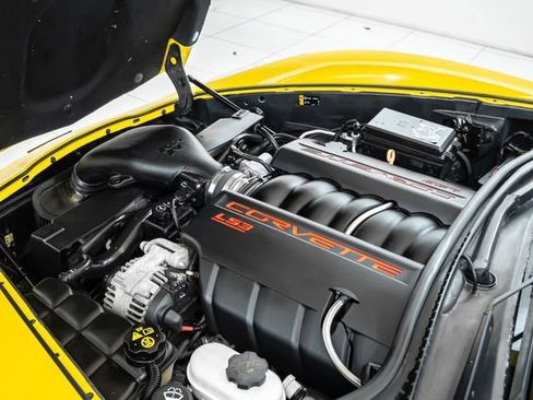 Used 2013 Chevrolet Corvette Coupe w/ 3LT Preferred Equipment Group RWD image 29