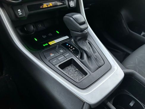 Used 2024 Toyota RAV4 XLE image 27