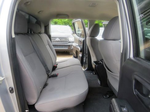 Used 2019 Toyota Tacoma SR5 RWD image 26