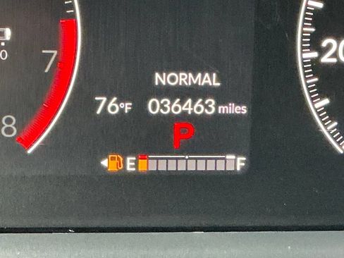 Used 2025 Honda Pilot Touring image 31