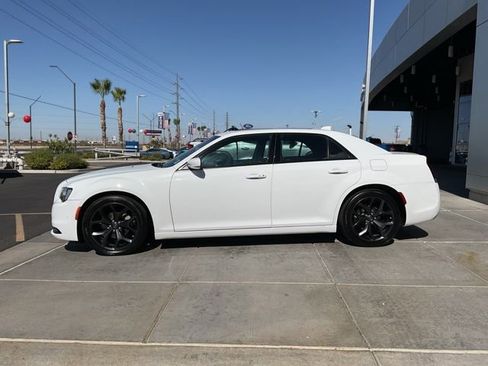Used 2023 Chrysler 300 S RWD image 5