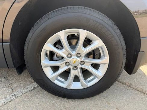 Used 2020 Chevrolet Equinox LT w/ Driver Convenience Package FWD image 10