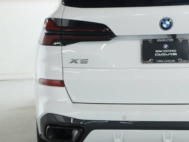 Used 2026 BMW X5 xDrive50e w/ M Sport Package AWD/4WD image 46