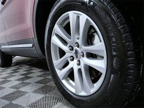 Certified 2019 Ford Explorer XLT w/ Equipment Group 202A image 2