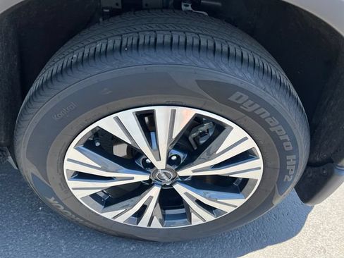 Used 2023 Nissan Rogue SV AWD/4WD image 23