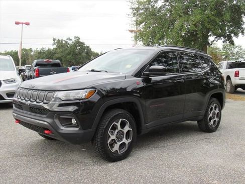 Used 2022 Jeep Compass Trailhawk image 3